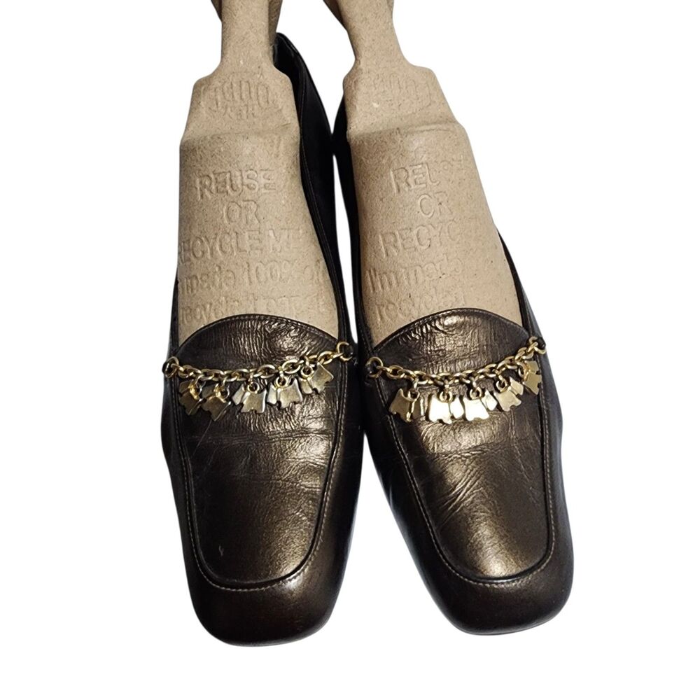 Stuart Weitzman Leather Loafers Brown Gold Chain Charm Low Heel Size 7.5